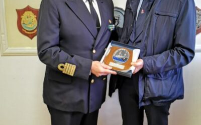 I PILOTI SALUTANO IL COMANDANTE STELLA